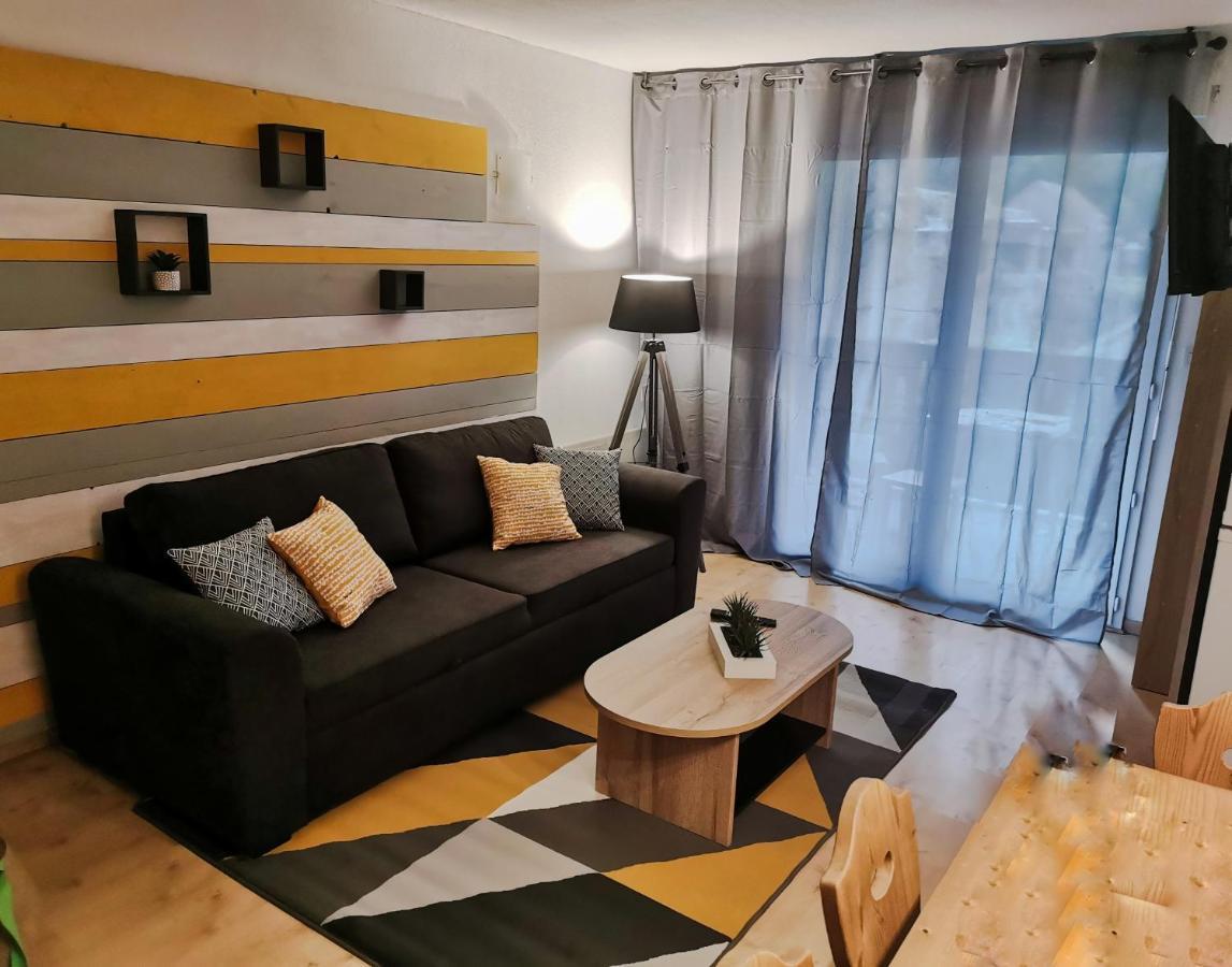 T3 Dans Résidence Juzet-de-Luchon